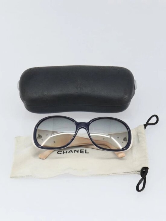 CHANEL Sunglasses plastic White CC Auth main image 3